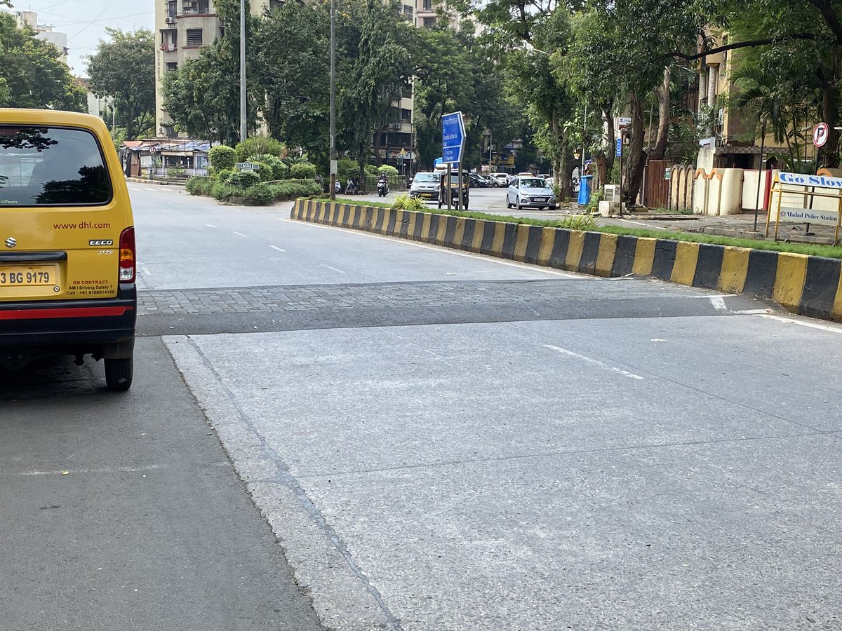 joezener's tweet photo. Dear @mybmcWardPN @mybmcRoads
Kindly install cat-eye reflectors and paint all the speedbreakers at Orlem Malad W area.
#IRCguidelines : Repainting of markings on the hump is the most important maintenance activity, as this provides an essential visual warning to the drivers. https://t.co/6nlJWjBSI5