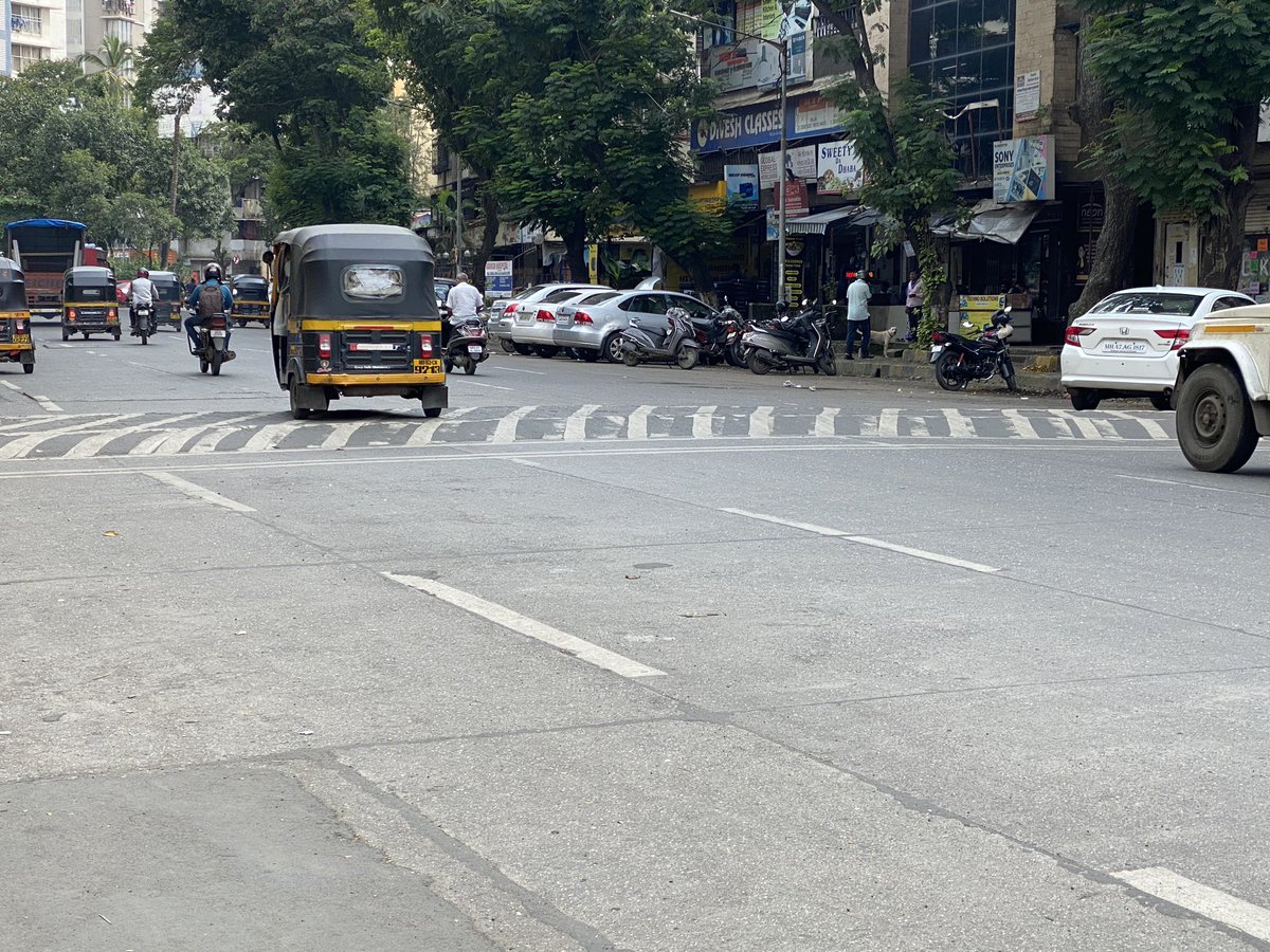 joezener's tweet photo. Dear @mybmcWardPN @mybmcRoads
Kindly install cat-eye reflectors and paint all the speedbreakers at Orlem Malad W area.
#IRCguidelines : Repainting of markings on the hump is the most important maintenance activity, as this provides an essential visual warning to the drivers. https://t.co/6nlJWjBSI5