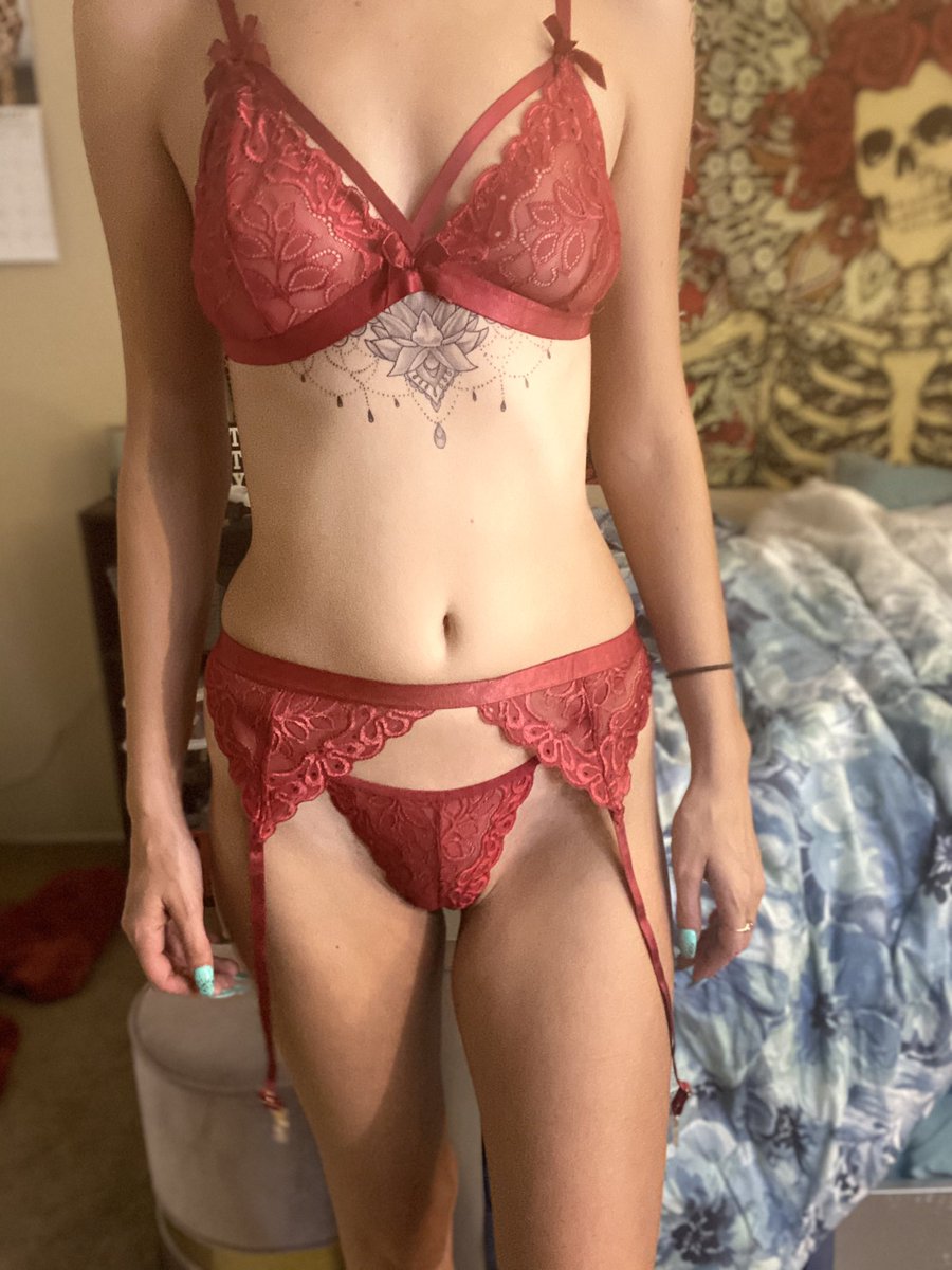 Amazongoddes1's tweet photo. omg I’m in love with theses two sets! They are so sexy and fit perfectly 💕💕 big shout out to @huangaholic for sending them for me to try https://t.co/9uOiDPB7bi