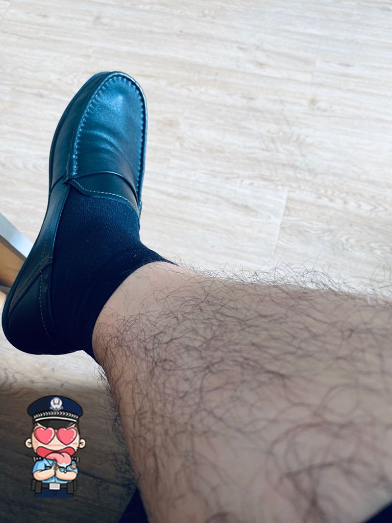 PoliceBear3's tweet photo. 新丝配新鞋……舒服！ https://t.co/WrETYfPfBH