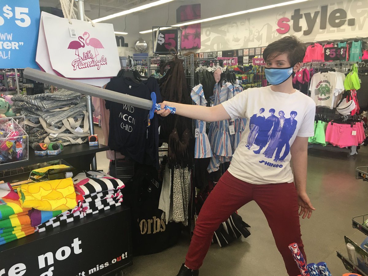 KairinRose's tweet photo. Plastic Sword Mod Kai misses you! #MajDuoStream #Twitch https://t.co/lsn2LsGfa1