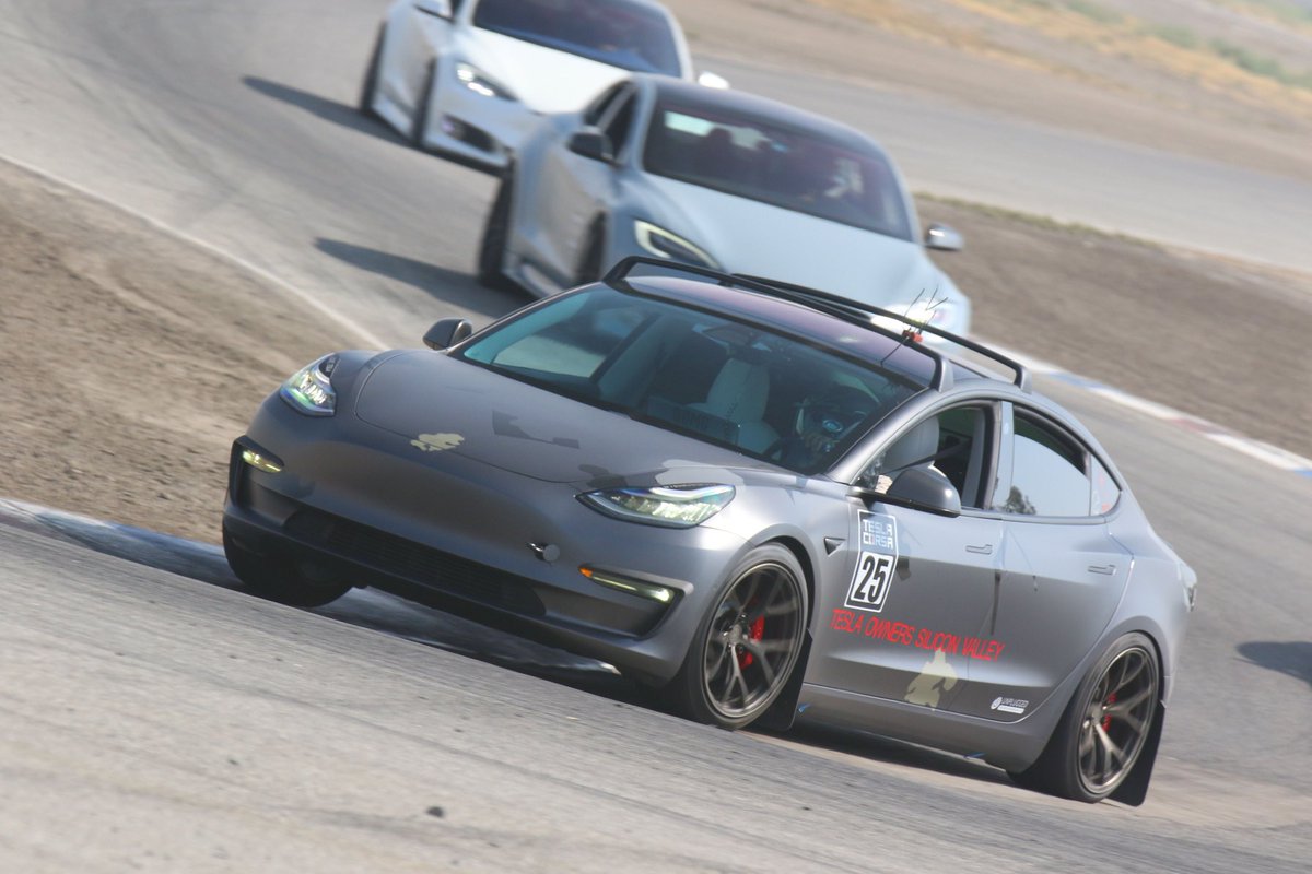 OMG_RIVIAN tweet media