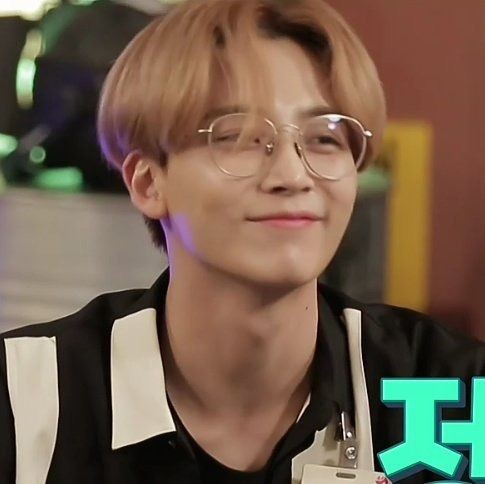 random photos of him and his adorable smile again