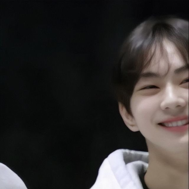 yang jungwon smiling ; A VERY CUTE THREAD !!!