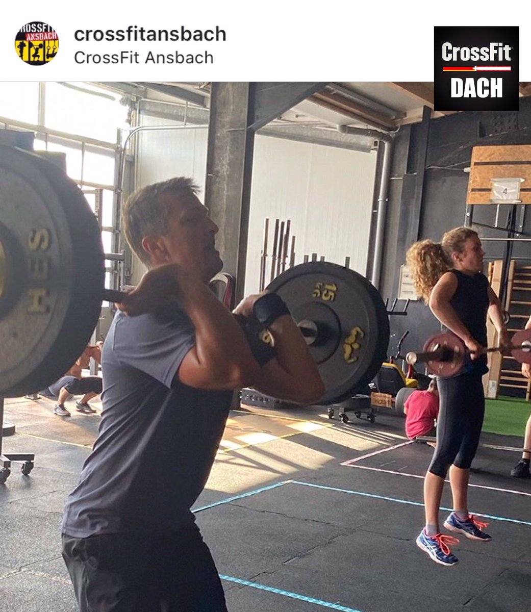 CrossFitDEU's tweet photo. Workout des Tages:
MONTAG 200914
Umsetzen und Stoßen 3-3-3-3-3 Wiederholungen
Poste deine Gewichte in die Kommentare.
Vergleiche mit 200401.
@crossfittraining @crossfitdeutschland @crossfit @crossfitdach
#workoutdestages #workoutoftheday #crossfitgermany #germanaffiliates https://t.co/b5Sz0Qr6Sg
