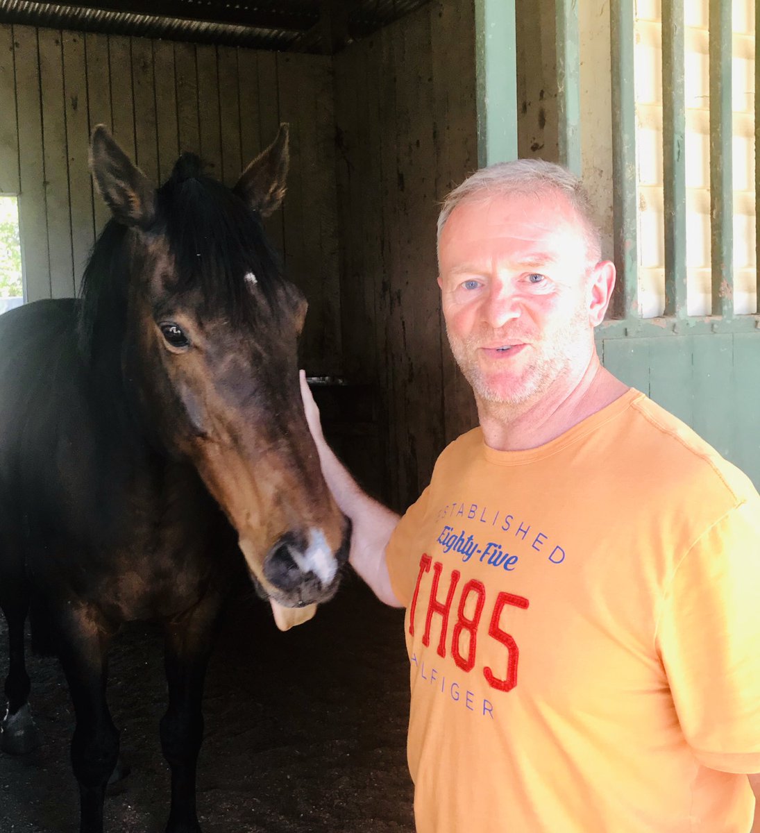 A deserved pat for Rothesay this morning! Proud Dad of Rothfire 🔥🔥- he’s a beautifully natured Stallion and loves poking his tongue out!
⁦<a href="/stevejoseph69/">STEVE HEWLETT 🏇🎣 🛥👩‍🦳📻🏃‍♂️</a>⁩ ⁦<a href="/craddock_cmail/">Robert Craddock</a>⁩ ⁦<a href="/RadioTABAus/">RadioTAB Australia</a>⁩ ⁦<a href="/RobHeathcote/">Rob Heathcote</a>⁩