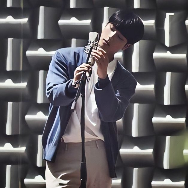 jintellectual28's tweet photo. @jinnieslamp @BTS_twt Silver voice Kim Seokjin
#방탄소년단진 #진 #김석진 #방탄진 #Jin #Seokjin  @BTS_twt https://t.co/inlUgSysuj