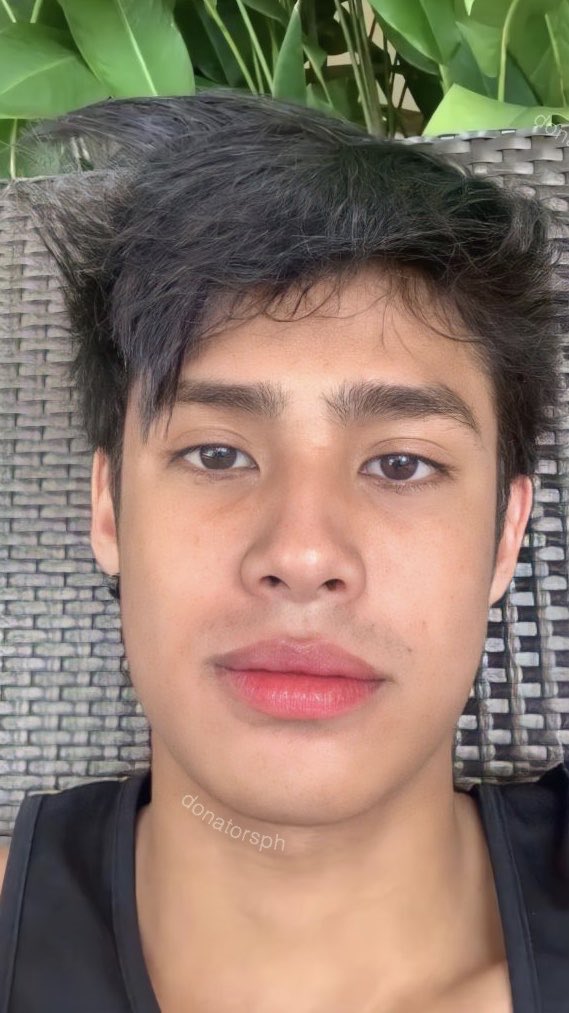 DONATORSPH's tweet photo. kaya ko namang makipag titigan sayo, ang hindi ko lang kaya ay ‘yong hindi mahulog. 🙈🙉 https://t.co/EyIjkTnGn7