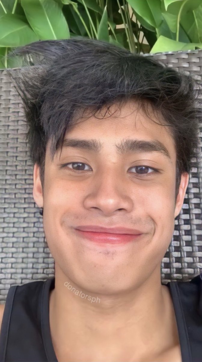 DONATORSPH's tweet photo. kaya ko namang makipag titigan sayo, ang hindi ko lang kaya ay ‘yong hindi mahulog. 🙈🙉 https://t.co/EyIjkTnGn7
