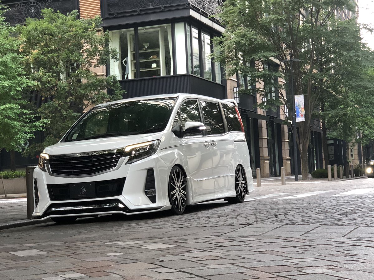 KSPEC_PR's tweet photo. SilkBlaze MINIVAN FRONT LIP TYPE-S
美しい街並み
走っているだけで気持ちいい♪
#80NOAH Si 後期 https://t.co/LV3n2Xp1ua
