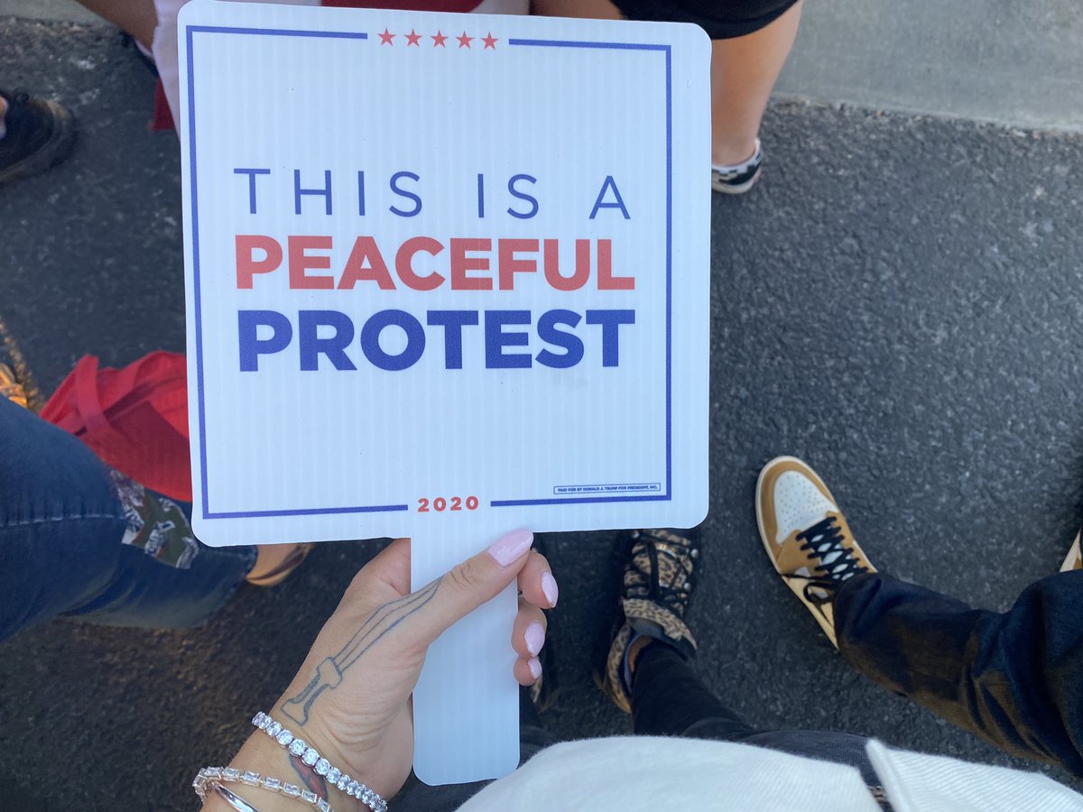rivatez's tweet photo. giving these out to the crowd was genius 😂 https://t.co/ALXJ9lrSSW