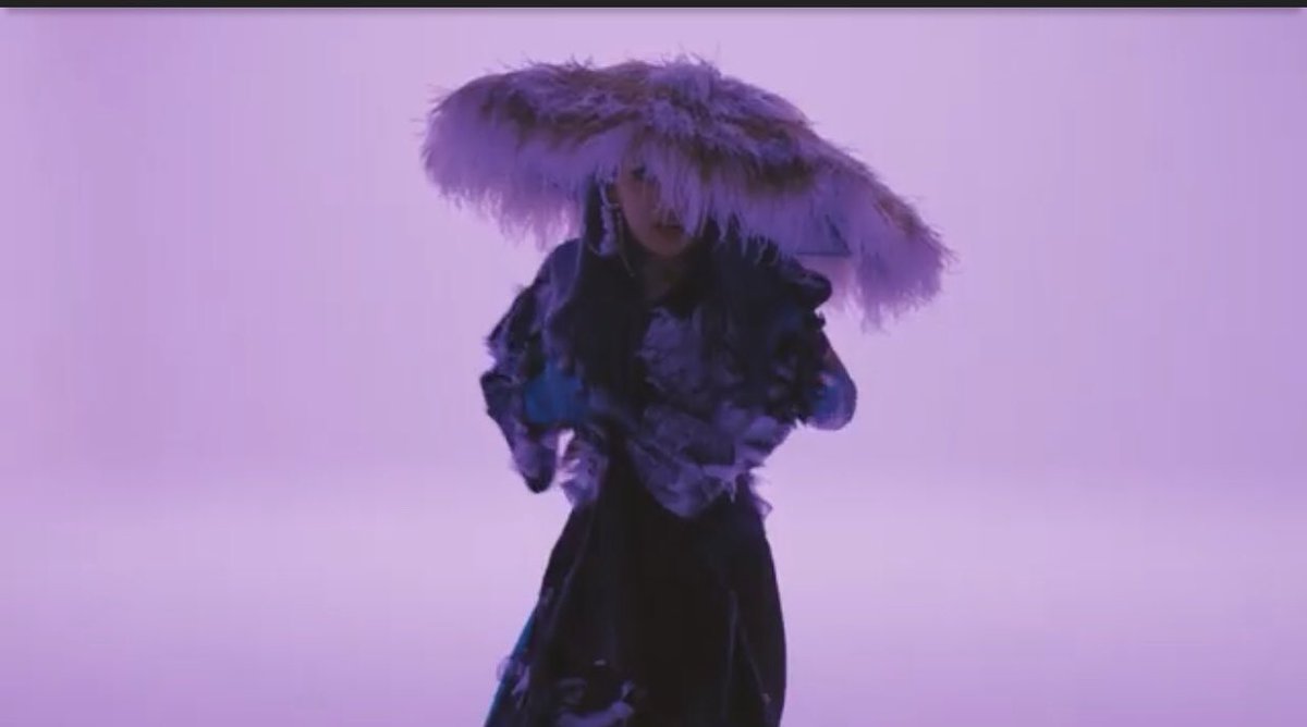 BaddestFemaleCL's tweet photo. GZBz what do you think of the MV ? ##POSTUP_CL https://t.co/1Dj2DVgLpU