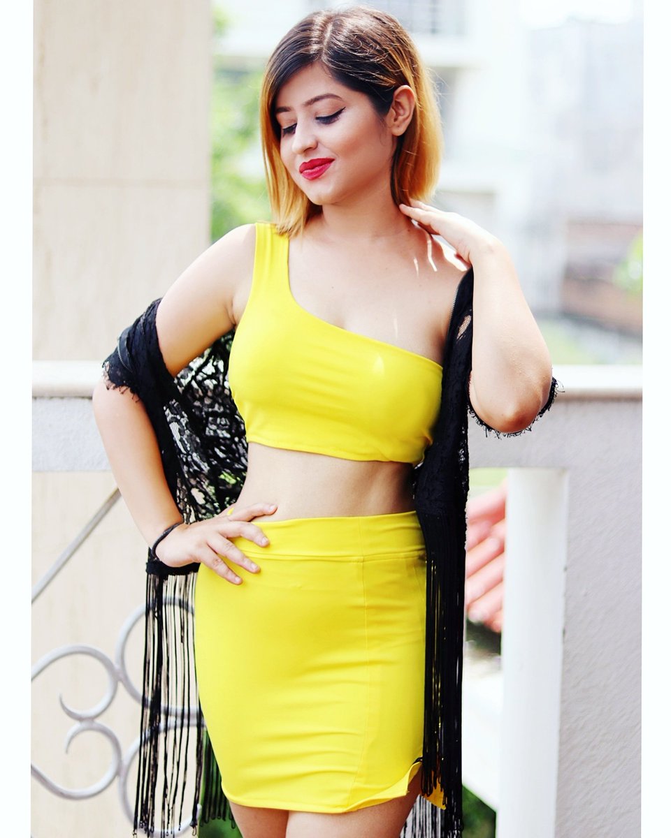 iruchigopal's tweet photo. Gotta Adore this look every single moment ๐
Shop Now: https://t.co/EcITWoIPS6 โค๏ธ
#styledbyruchi #thefunkcollection https://t.co/TI6UetSLwQ