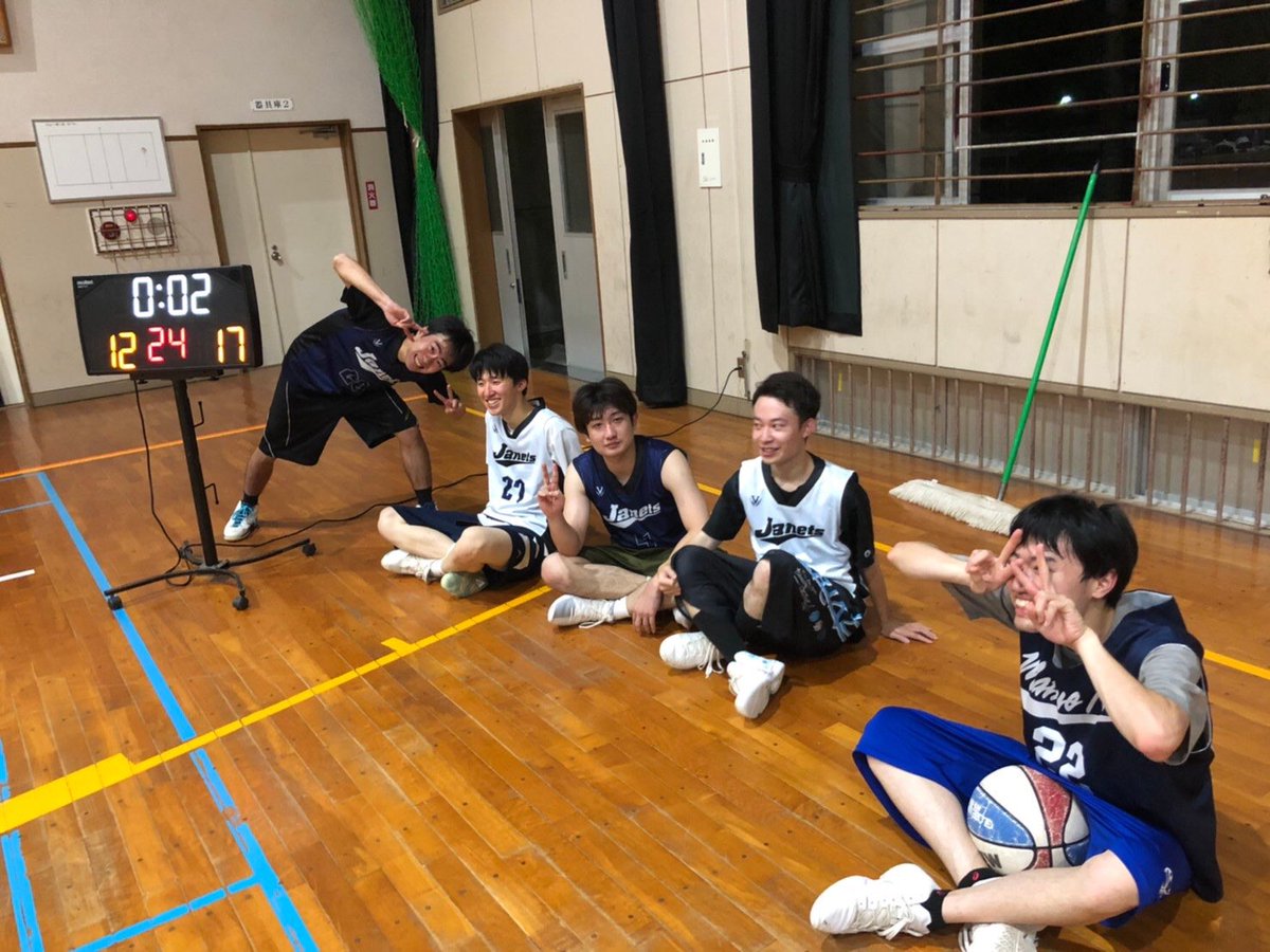 janets_basket's tweet photo. 昨日から練習再開しました✨
和気あいあいと楽しくゲームをしています☺️
来週以降も実施予定ですので、ぜひ参加してください！女の子も来てね💓

#Janets #九大バスケサークル https://t.co/lR8Xk85or6