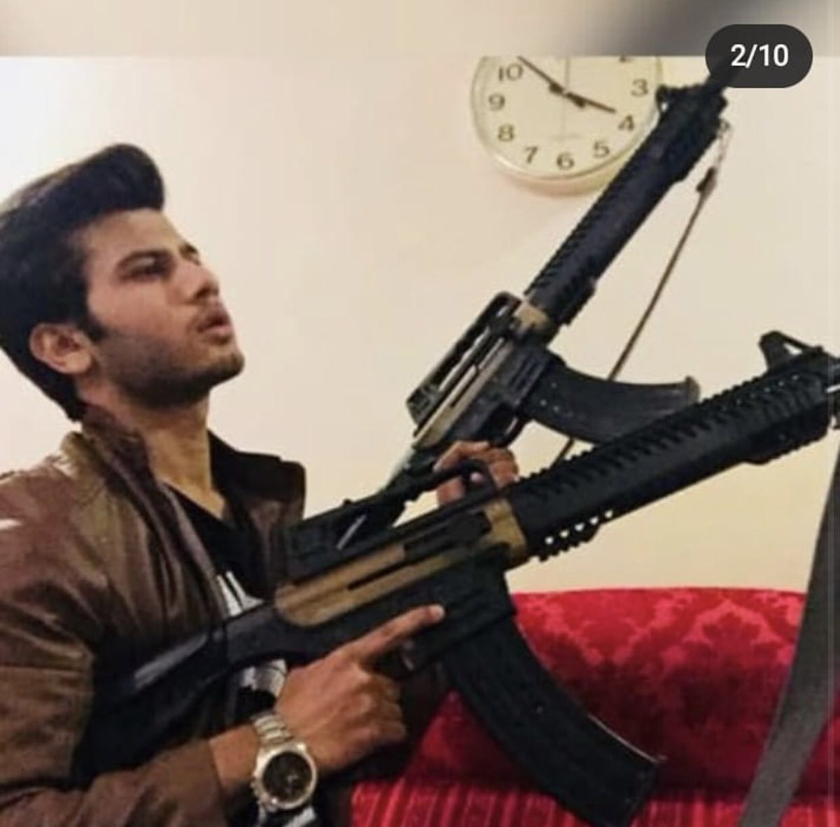 DaniaFawad's tweet photo. #ibshamzahidbehindbars 
This is Ibsham Zahid. Recently, a girl has come out with what the torture he and his family has been inflicting upon them. He developed a “crush” on the girl and started stalking/harassing her. https://t.co/5iuMBJnTLq