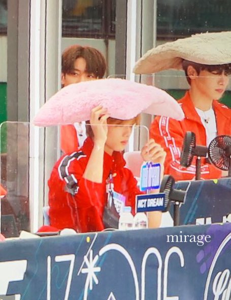 mirage0205's tweet photo. 200914 오빠였다가 아기였다가 다한다 #지성 #jisung #NCT #NCTDREAM https://t.co/yTZ6Fg8K1y