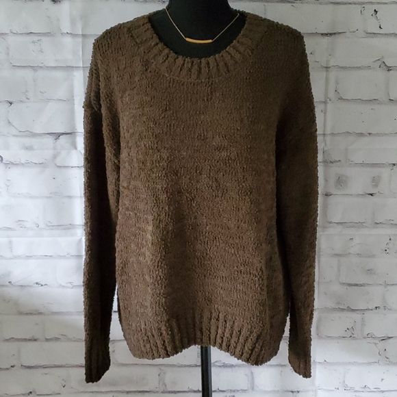 Kiby's tweet photo. So good I had to share! Check out all the items I'm loving on @Poshmarkapp #poshmark #fashion #style #shopmycloset #sanctuary #carpisa: https://t.co/5Y7yPG2Gs9 https://t.co/FgK4lN5LVh