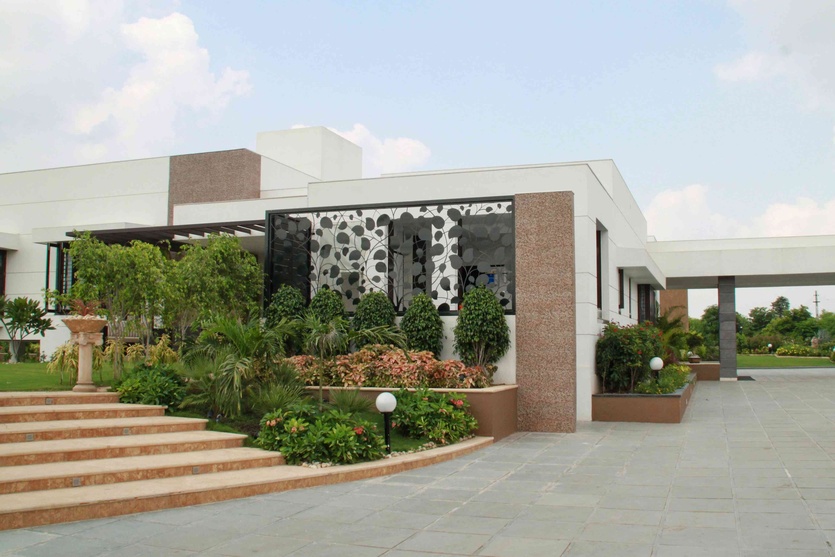 ZingyHomes's tweet image. #Zingify - 5 Breathtaking Villa Designs you will Love to Replicate.

See more at: zingyhomes.com/latest-trends/…

#luxuryvilla #villa #luxury #luxurylifestyle #realestate #luxuryhomes #architecture #luxuryvillas #villas #luxuryrealestate #interiordesign