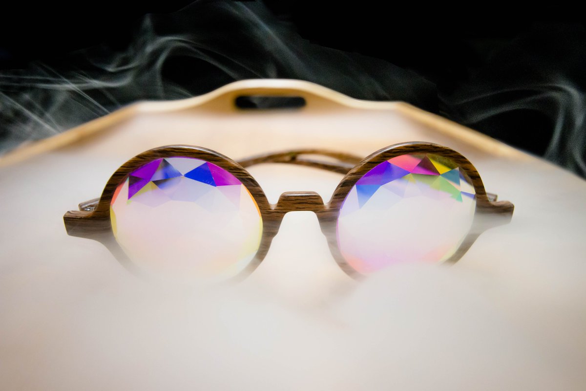 OfficialFried's tweet photo. Vibin' in the nonstop beat of the music with kaleidoscopes glasses 🔥🔥

 🖤 Click the link below to shop ✨

https://t.co/DNxPA9WKMi https://t.co/m79KzbNh5u