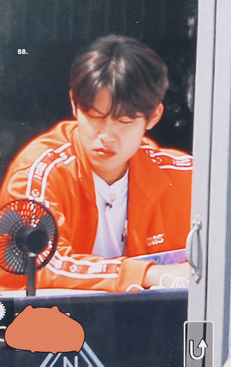 Babybird_lo's tweet photo. 200914 강아지 게임하러 왔어용

 #박우진 #parkwoojin #AB6IX https://t.co/guX9BhX4ev