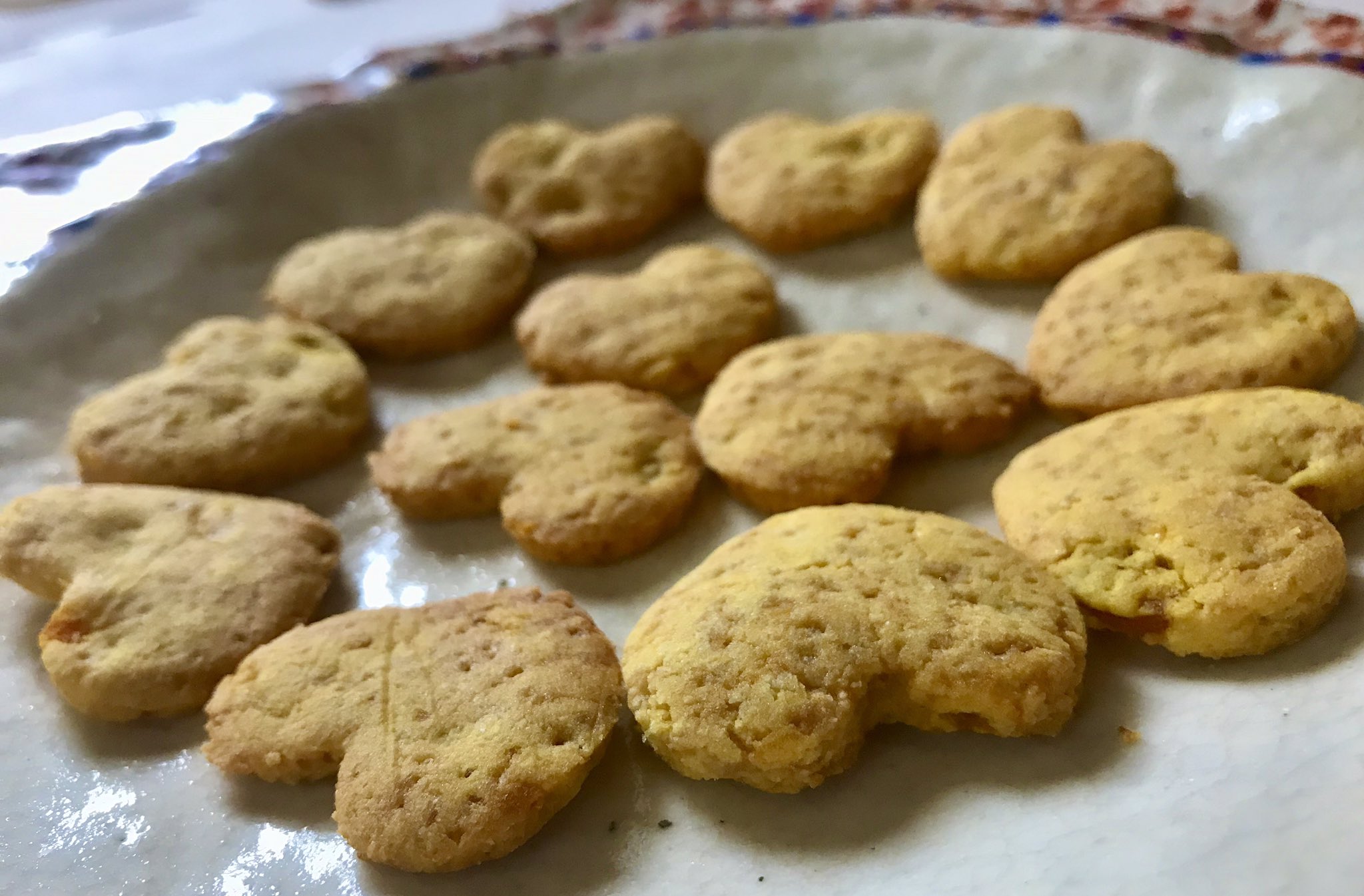 黒瀬千鶴子 なんか美味しい南瓜クッキー出来た 米粉クッキー アーモンドプードル かんてん粉 てんさい糖 菜種油きらしててバター 卵無しクッキー サクサク系 T Co Uywzlxidra Twitter