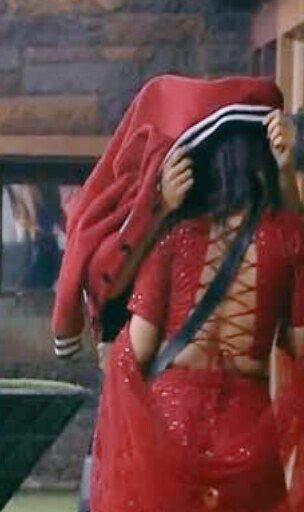 Remember this moment 😍 The way #KunalKhemu went to her and said 'mujhe bhi yeh wala dance Krna hai apke saath' One of the best moments from bb13 ❤ #ShehnaazGill