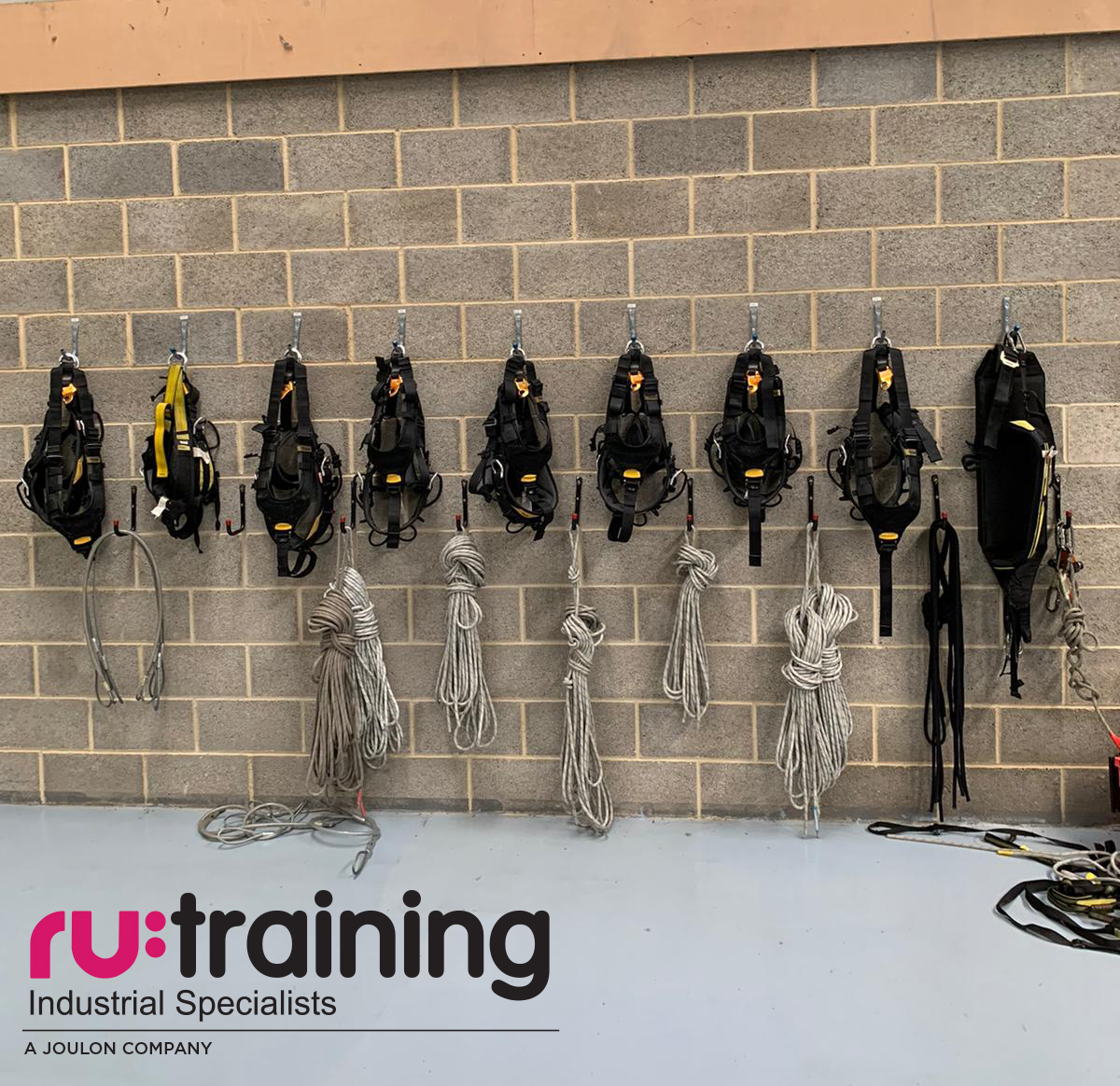 RUTrainingUK's tweet photo. We have a few spaces left on our IRATA Rope Access courses below in September.
 
21– 25 Sep
28 Sep– 2 Oct
 
The week long course, which includes classroom theory and practical training, is only £495 inc VAT.
 
Call 01642 924702 or nfo@ru-training.co.uk to book your place today https://t.co/tSLX8rZJz3