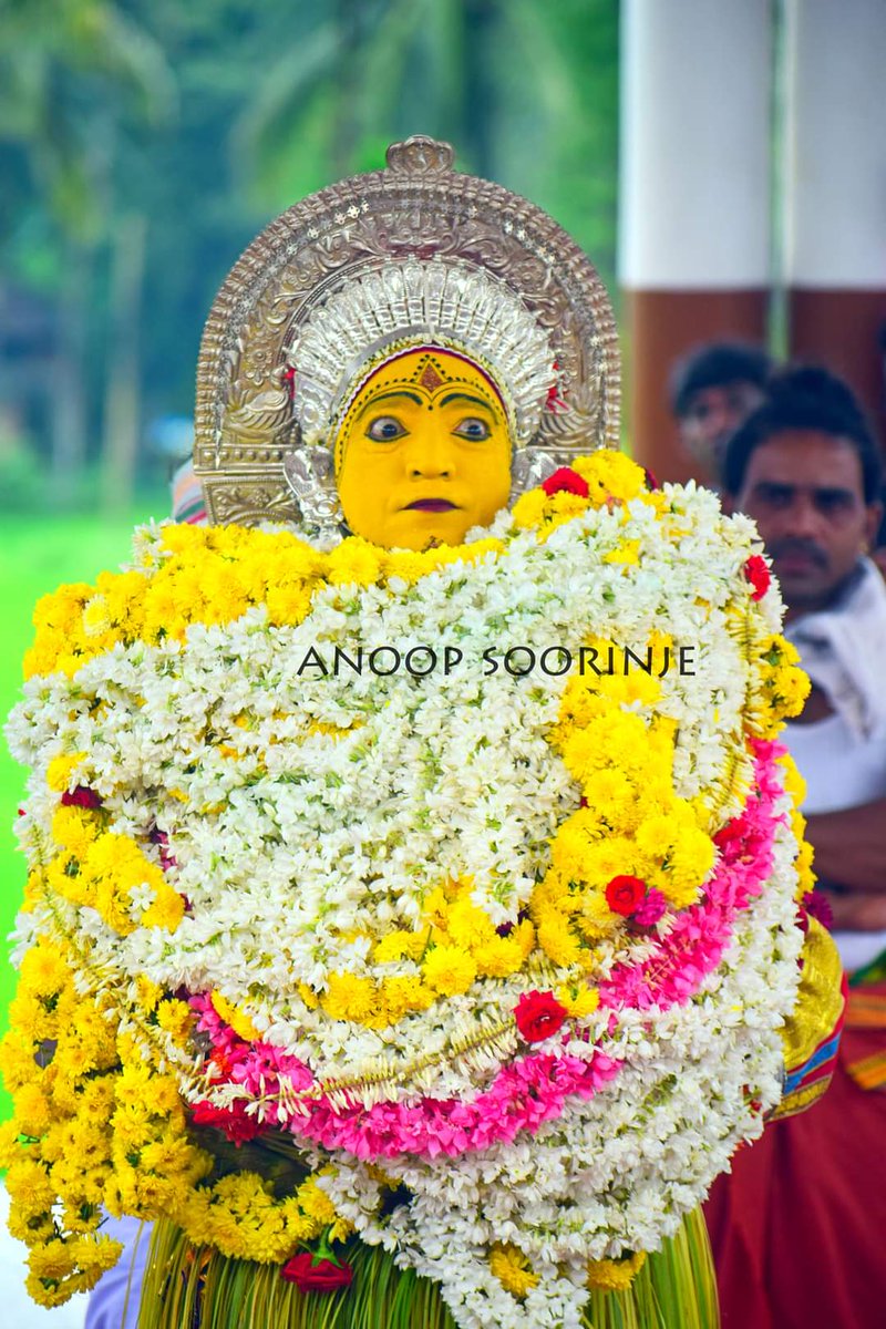 beautyoftulunad's tweet photo. Kodamandaya Sonad Nema - Panjikal Garadi, Bantwal Taluk 13.09.2020 | ಕೊಡಮಂದಾಯ ಸೋಣದ ನೇಮ - ಪಂಜಿಕಲ್ಲು ಗರಡಿ, ಬಂಟ್ವಾಳ (1/2)

#TuluCulture #Tulunad #Tulu #Porlu https://t.co/t6xdZkNnMG