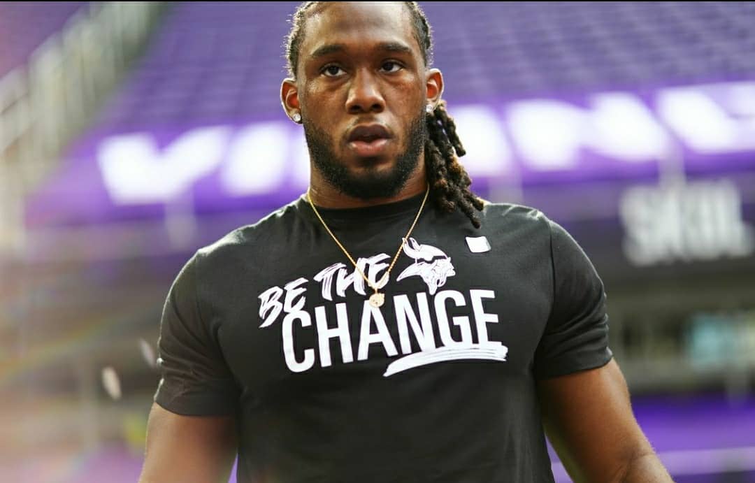 Bossrell's tweet photo. Season got of bumpy..but nothing to bounce back next week against the colts..Good game Al Bob..felt you lay that woodπβπ½ Enjoyed watching game with some familiar faces at a new location..so much fun π#25 #Year2 #MattisonMen #familythang #memories #MinnesotaVikings #teamwass https://t.co/aGjfidj5k3