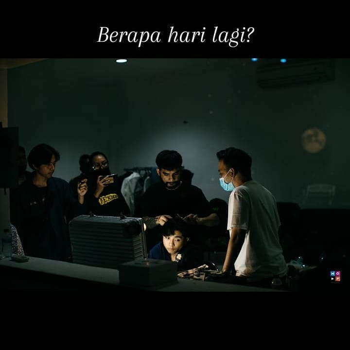 RumsariT's tweet photo. Besok siapkan tenaga dan fokus ke 1 titik Betrand bulan bintang mv
#BetrandPetoPutraOnsuBulanBintang
#BulanBintangMV
#betrand1stconsert
#mopchanel https://t.co/odXtwi5P3O