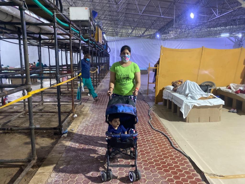 DMSouthDelhi's tweet photo. More than 1400 patients of different age groups are right now in the #SPCCC.All efforts are being made to provide the best of the services in this #pandemic .We are grateful for your feedbacks. It helps us in improving services quickly. Thanks @DelhiYoungsters @CMODelhi @HMOIndia https://t.co/idOu6i2S54