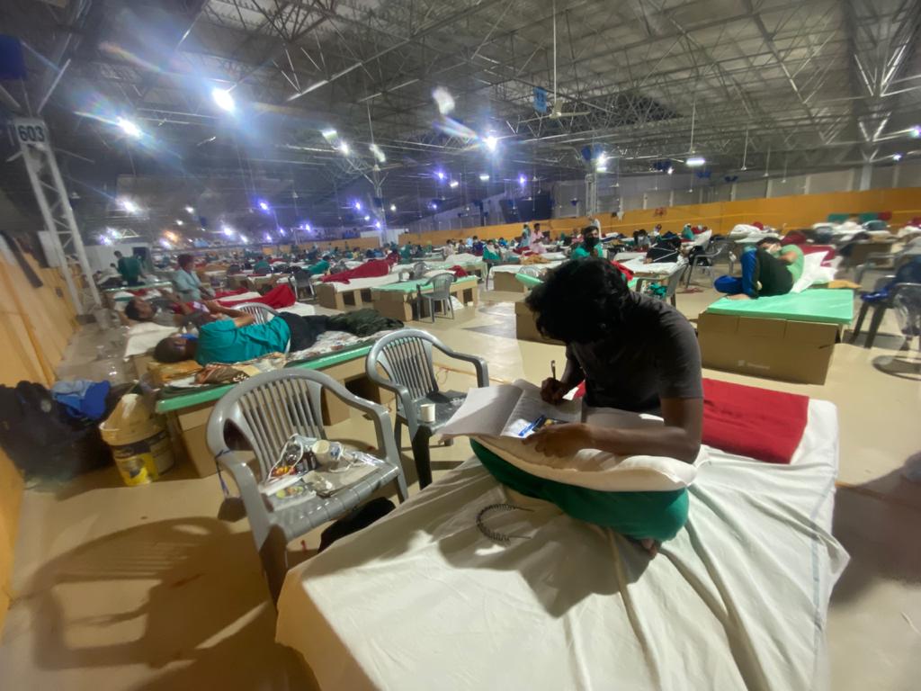 DMSouthDelhi's tweet photo. More than 1400 patients of different age groups are right now in the #SPCCC.All efforts are being made to provide the best of the services in this #pandemic .We are grateful for your feedbacks. It helps us in improving services quickly. Thanks @DelhiYoungsters @CMODelhi @HMOIndia https://t.co/idOu6i2S54