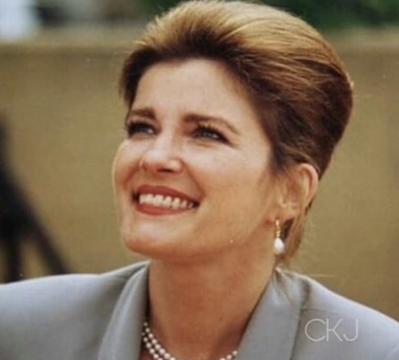 jemabean1's tweet photo. Oh Gosh yes!!! #bringbackjaneway #StarTrekVoyager https://t.co/Cso9th0leM