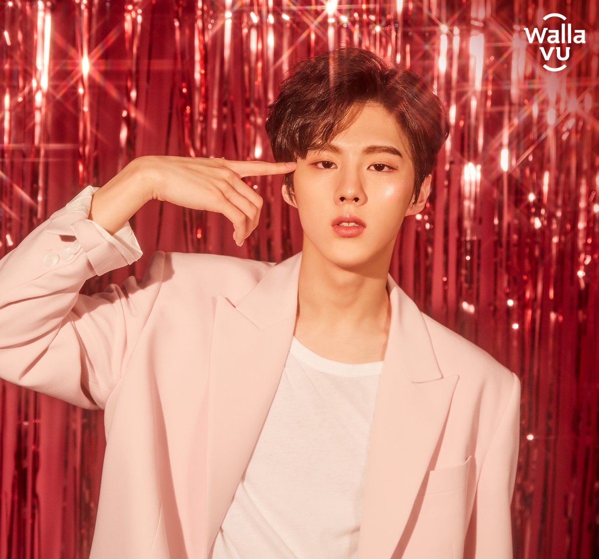 찰칵찰칵📷
여기 보실게요!
#포토데이 기념 우석샷

어느 각도로 찍어도
어떤 포즈로 찍어도
죄다 ✨번쩍번쩍 A컷 화보각✨

인생샷 위한 뷰티템도 왈라뷰♡

#김우석왈라뷰쏘머치♥ #듣도보도못한뷰티 #왈라뷰 #김우석 #KIMWOOSEOK #우석 #뷰티 #뷰티모델 #화보 #촬영 #hip #sexy #가을룩 #wallavu