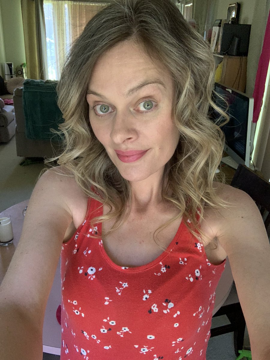 Candysseus's tweet photo. Braving it 💪 Going in on the #NoFilters 😂 #HappyMonday #SweetTweeps https://t.co/rSX3iSkzcM
