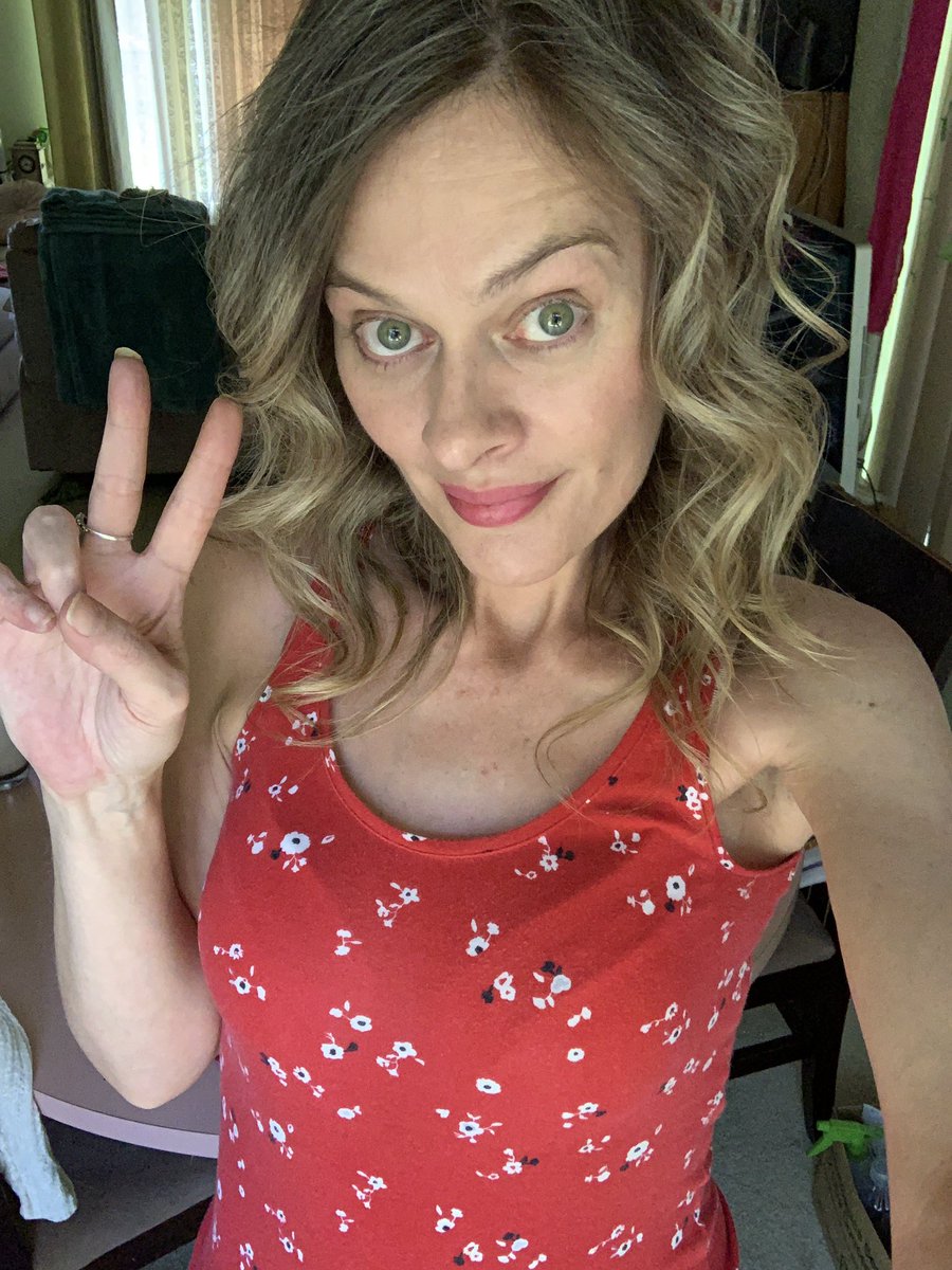 Candysseus's tweet photo. Braving it 💪 Going in on the #NoFilters 😂 #HappyMonday #SweetTweeps https://t.co/rSX3iSkzcM