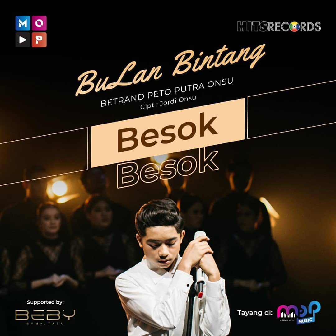 Hellogirl14_'s tweet photo. Bsk hri dmn perjuangn kita di mulai lgi.Harapan kita semua untk trending agr bisa membahagiakan sang pangeran.Tuhan lancarkan lh segalany bsk.Jgn buat MV ini pnh tangisan lgi.Kami ingin membuktikan bahwa dia berharga dan berhak bahagia!! :))
#BulanBintangMV 
#Betrand1stConcert https://t.co/WnctYbRbdt
