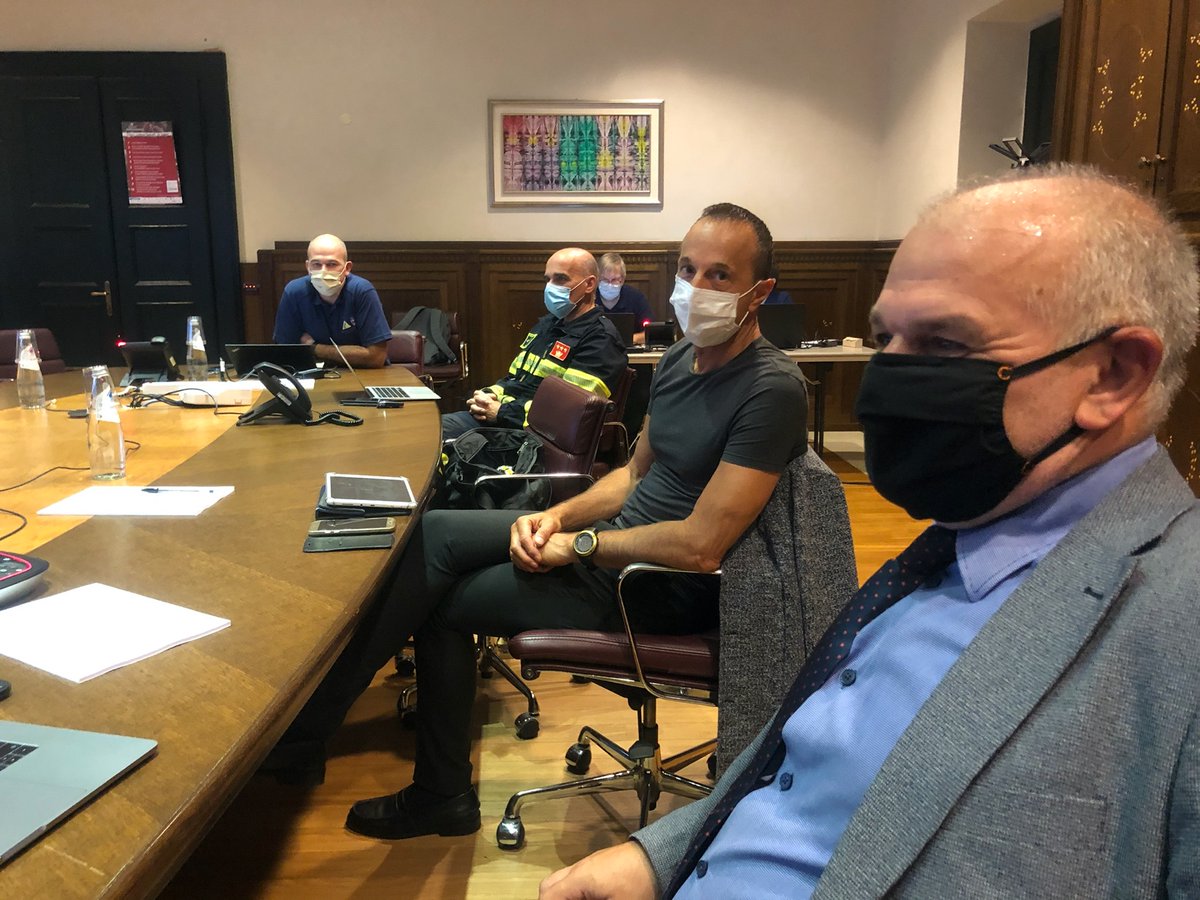 ProvinciaTrento's tweet photo. #RiaperturaScuola #Trentino. In Piazza Dante aperta sala operativa #ProvinciaTrento e @dpcpat1. Vigilerà su #sicurezza e #salute di 350 #scuole e 70mila #studenti. La visita Commissario #Governo Sandro Lombardi. @MaurizioFugatti https://t.co/66Vb7iW4IR