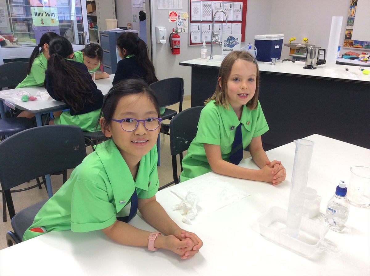 somerchat's tweet photo. A presenter from @MadAboutScience paid our Year 3 girls a visit today, using the magic of dry ice to explore the three common states of matter – solids, liquids and gases.
#sciencesisters #leapintolearning https://t.co/4iDQ2B9NER