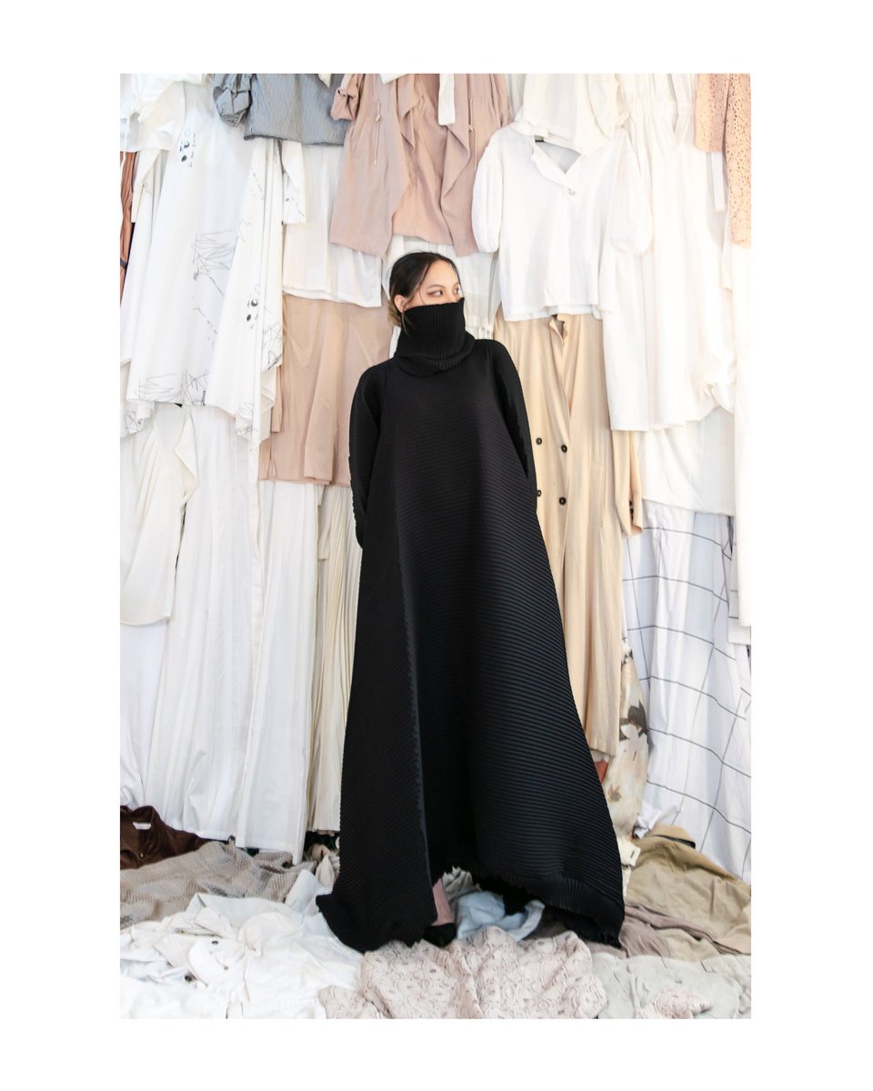 fashionteria's tweet photo. My suggestion on New Normal Look for Post Covid Era from my fall winter 2020 collection.
#newlook2020 #newnormalfashion #newtrend #postcovid #abayastyle #fallwinter2020 #F/W2020collection https://t.co/gZfDRsjuQx
