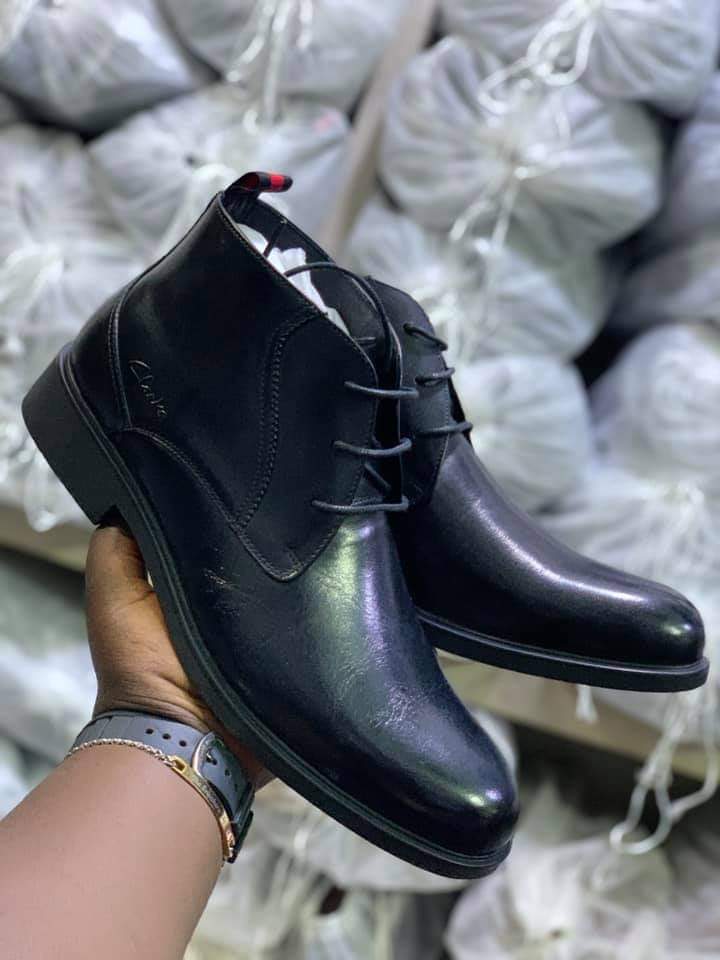 i_collectionz's tweet photo. Original Mens Clarks Jungle boots 
Size (39-45)
Black &amp; Brown 
Ugsh 180.000 https://t.co/COsK3SmQVQ