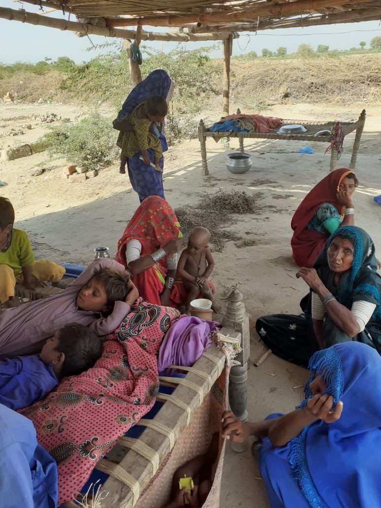 MushRajpar's tweet photo. These millions of citizens of the southern Sindh districts continue to be victims of class and race. We owe them an apology for keeping them at sub-human levels. When we will have leadership which can see the biting reality of this unjust social structure?
https://t.co/T4UiP6FRe8 https://t.co/020nqAbndy