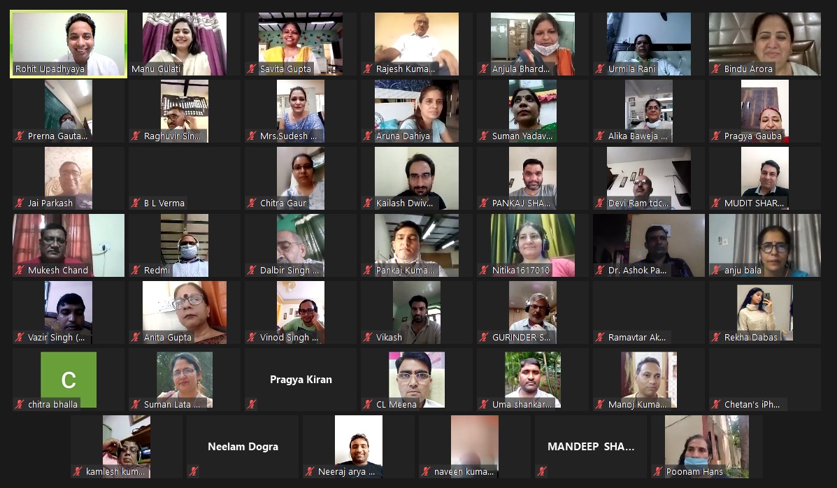 LetsTalkEdun's tweet photo. It's a phase2 of the training on Effective Use of #SocialMedia in Education with the vibrant TDCs of District West B of #DelhiGovtSchools

Amazing participation by #TeachersDevelopmentCoordinators

We are tweeting amidst the session
@ManuGulati11
@rohit_upadhyaya https://t.co/veymNumquB