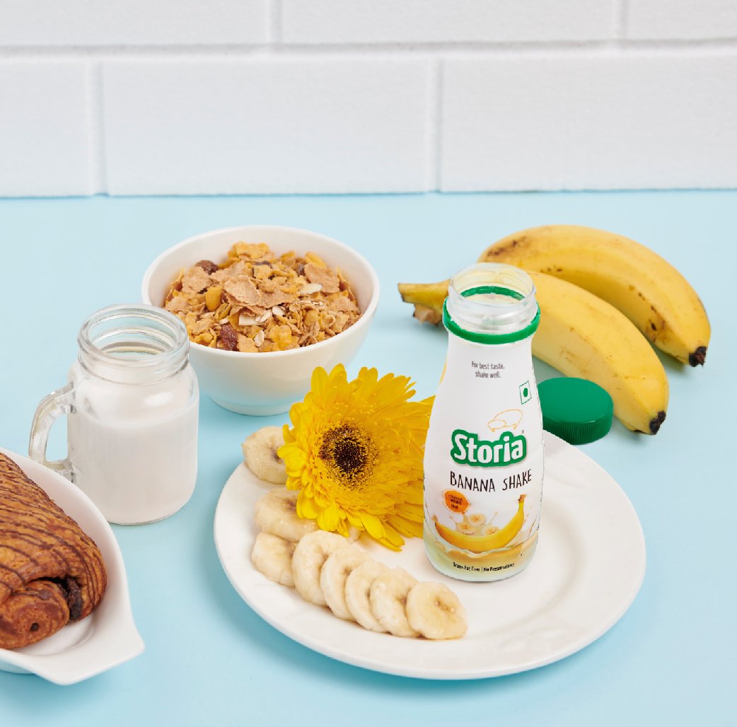 storiafoods's tweet photo. For an a-peeling breakfast this morning! 
.
.
.
#Breakfast #Banana #MondayBlues  #Healthy #Shakes #BreakfastPartner #WishItNeverGetsOver #BetterTogether https://t.co/tC4pKy2LOu