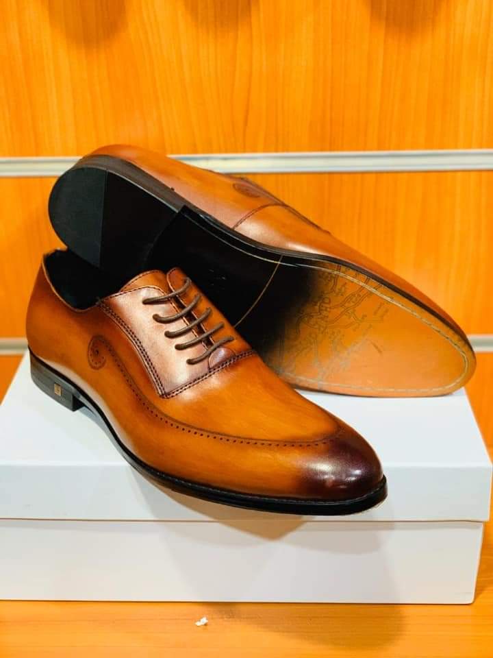 i_collectionz's tweet photo. Classic Mens Loafers.
Call/whatsap +256 704710230. https://t.co/KYvTBsGQZL