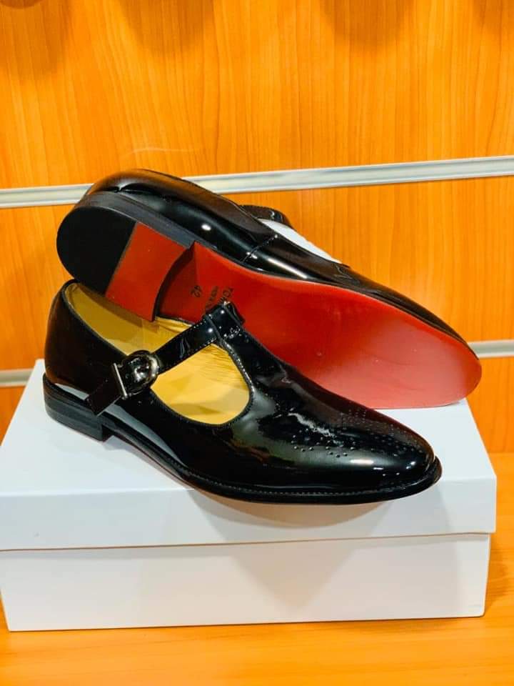 i_collectionz's tweet photo. Classic Mens Loafers.
Call/whatsap +256 704710230. https://t.co/KYvTBsGQZL