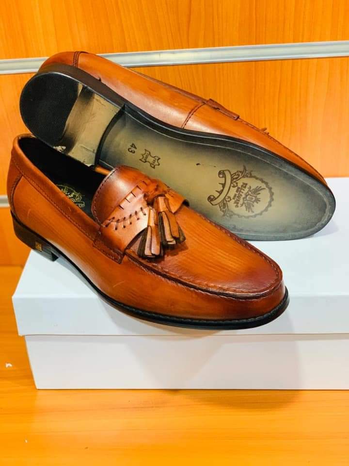 i_collectionz's tweet photo. Classic Mens Loafers.
Call/whatsap +256 704710230. https://t.co/KYvTBsGQZL