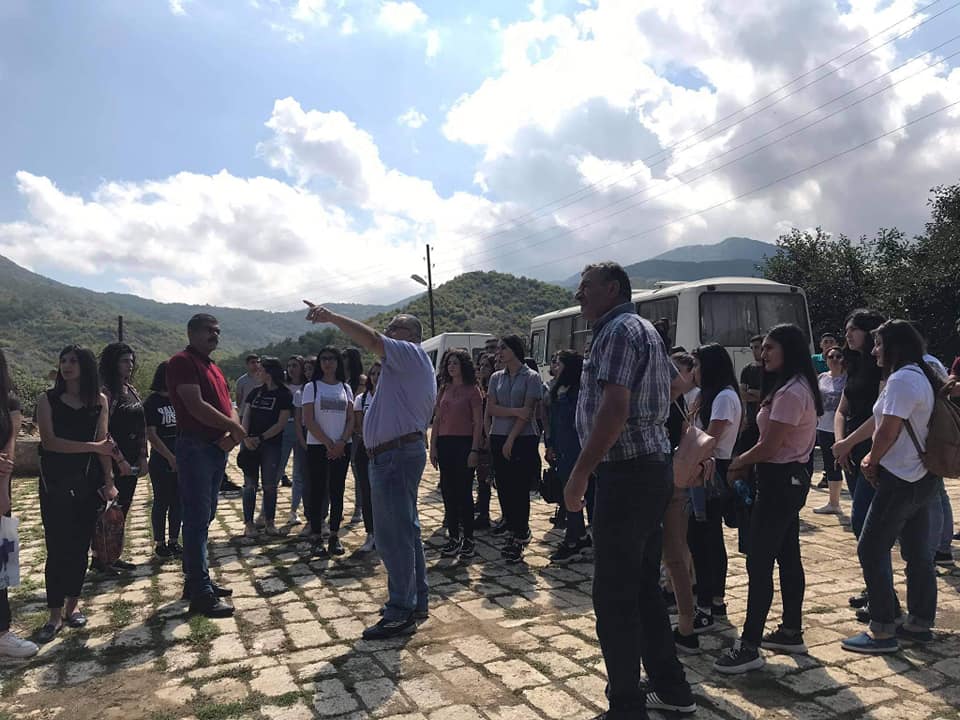 ArSU_Tweets's tweet photo. #Shushi #Շուշի
Սուրբ Ամենափրկիչ #Ղազանչեցոց մայր տաճար #Ghazanchetsots Cathedral
#QarinTak village #Քարինտակ
#Հունոտի կիրճ #Hunot canyon
#ԱրՊՀ #ArSU #Արցախ #Artsakh #Armenia https://t.co/L89zIB0jjM