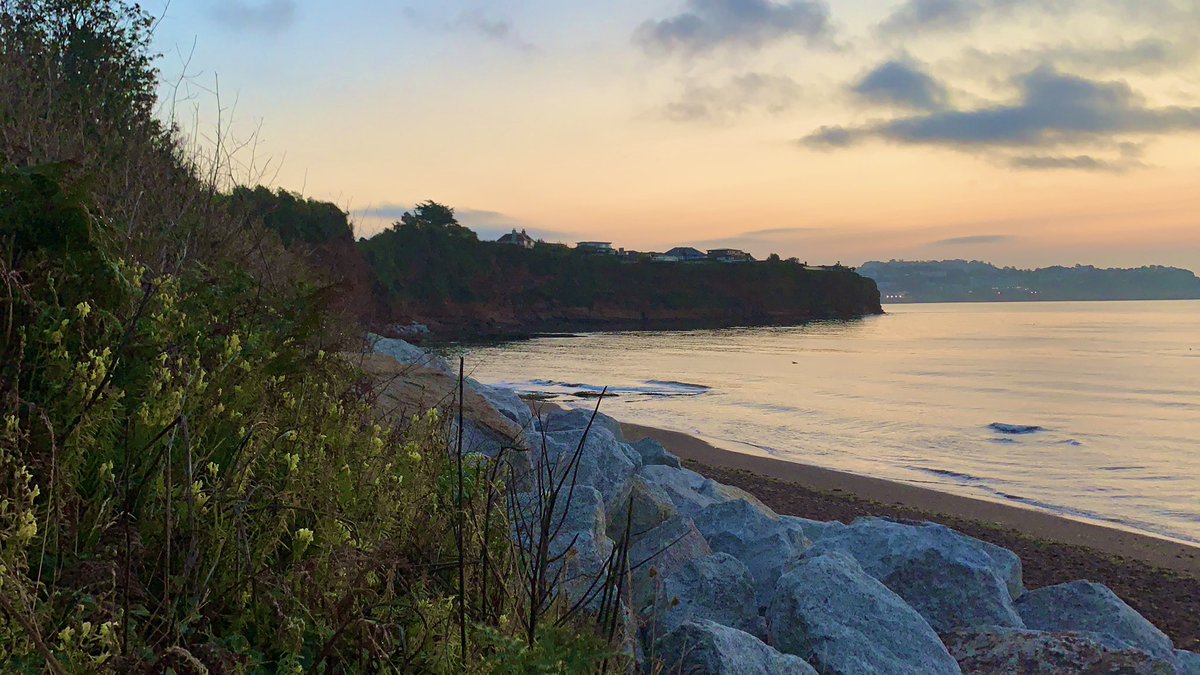 BeardsmoreTim's tweet photo. Beautiful morning in Torbay π
ππ»β€οΈ@TheTorbayWeekly @GreatDevonDays @DPT_NHS @DPT_Jobs
#beachlife
#devonmornings
#getoutdoors
#lovewhereyoulive https://t.co/P7WdMGYXKy
