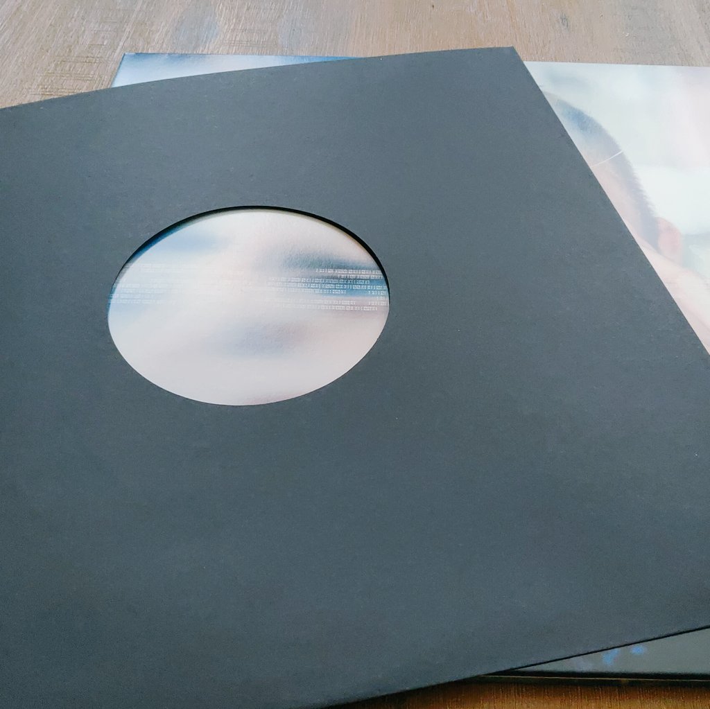 _tomeque's tweet photo. mein #albumrelease rückt immer näher, die #schallplatte wartet schon darauf, ausgepackt zu werden...

#tomeque #artwork #plattencover #singersongwriter #coverart #deutschpop #comingsoon https://t.co/afJVWZ0TIR